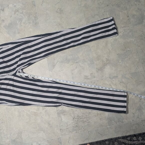 Black and white stripe pants - Picture 7 of 8
